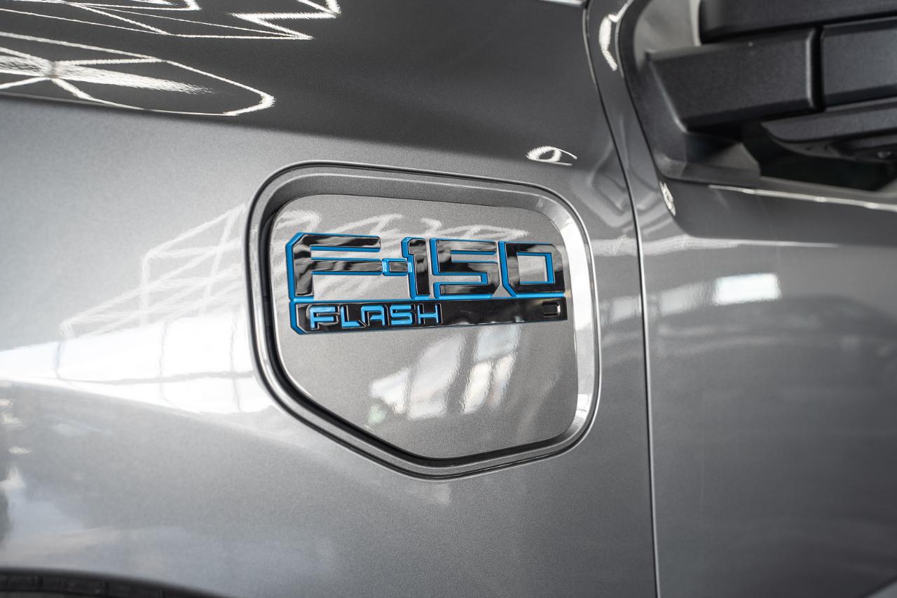 Ford F-150 Lightning Flash 4WD SuperCrew 5.5' Box 2024