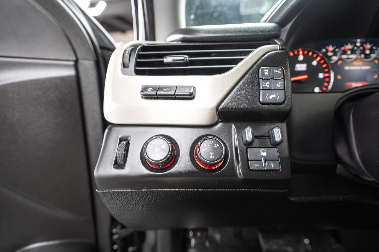 GMC Yukon Denali XL 4WD 2015