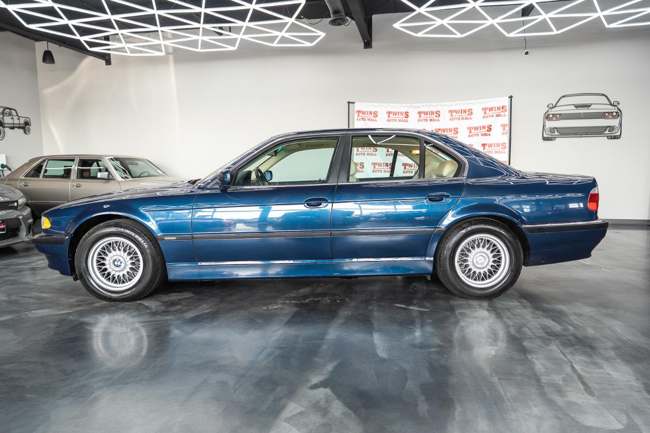 BMW 7-Series 740i 2001