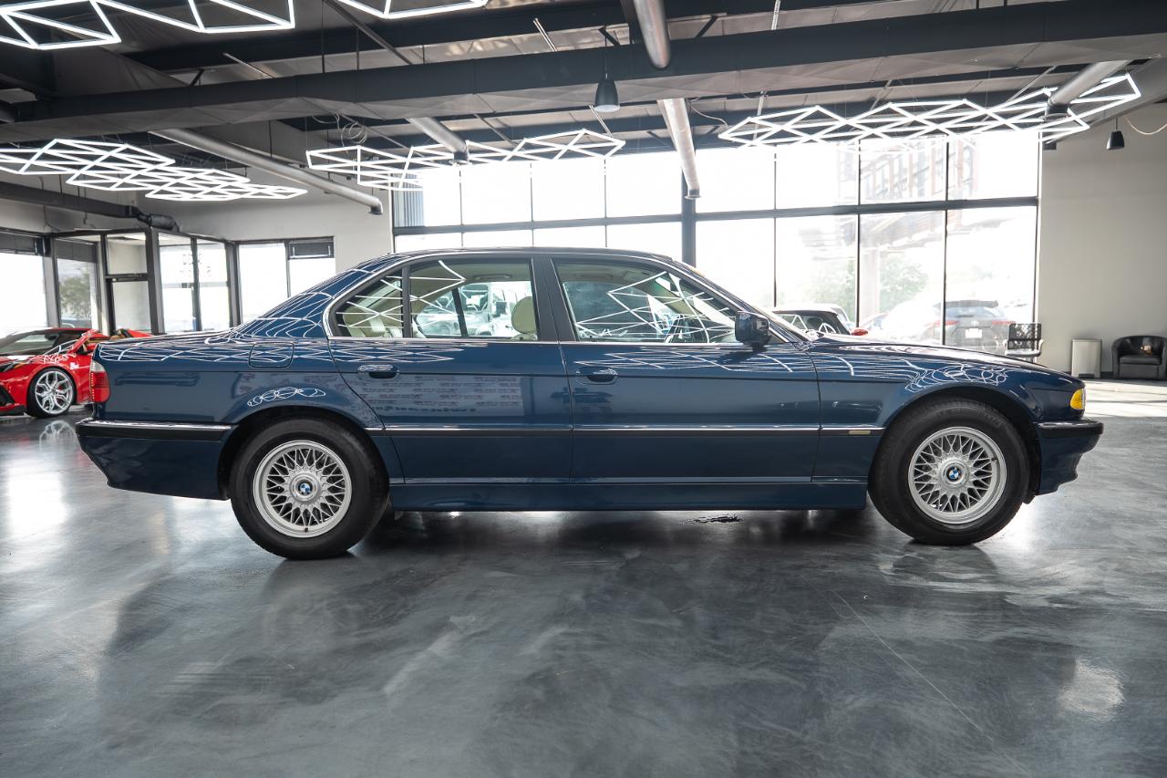 BMW 7-Series 740i 2001