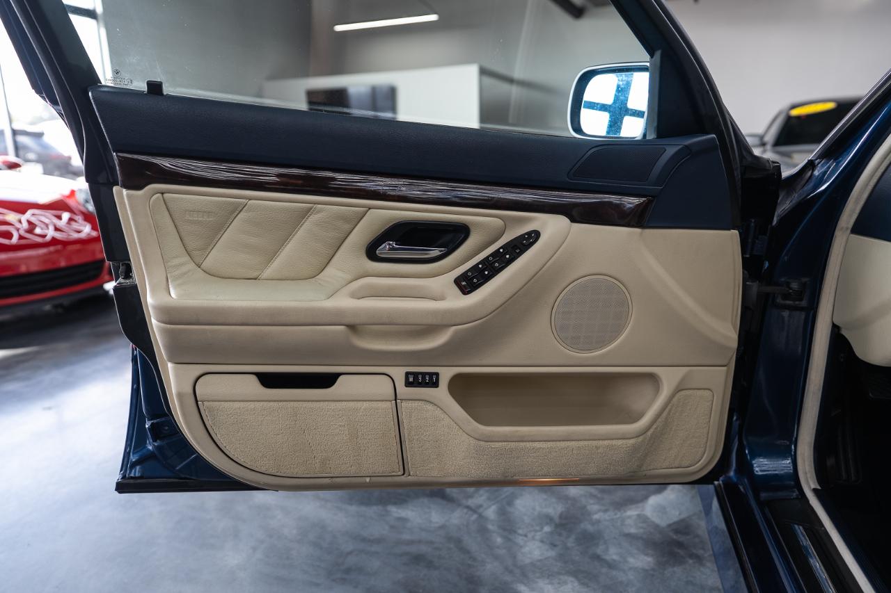 BMW 7-Series 740i 2001
