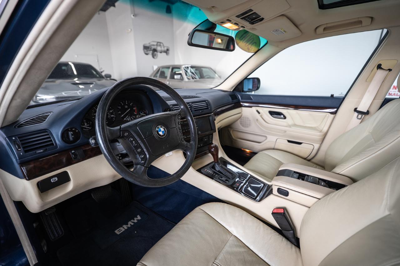 BMW 7-Series 740i 2001