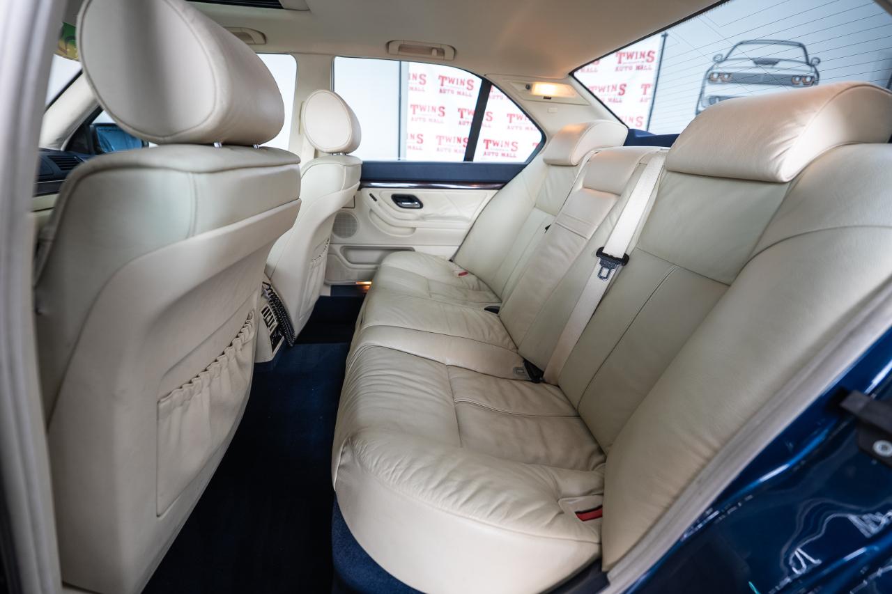 BMW 7-Series 740i 2001
