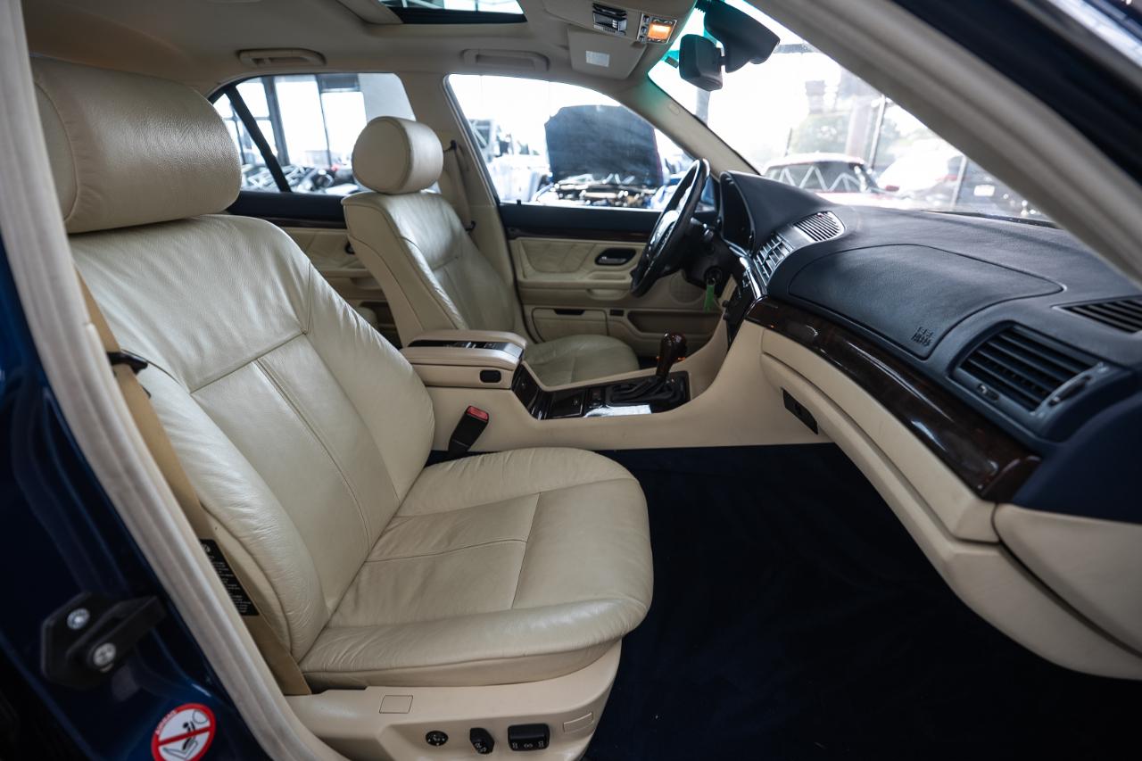 BMW 7-Series 740i 2001