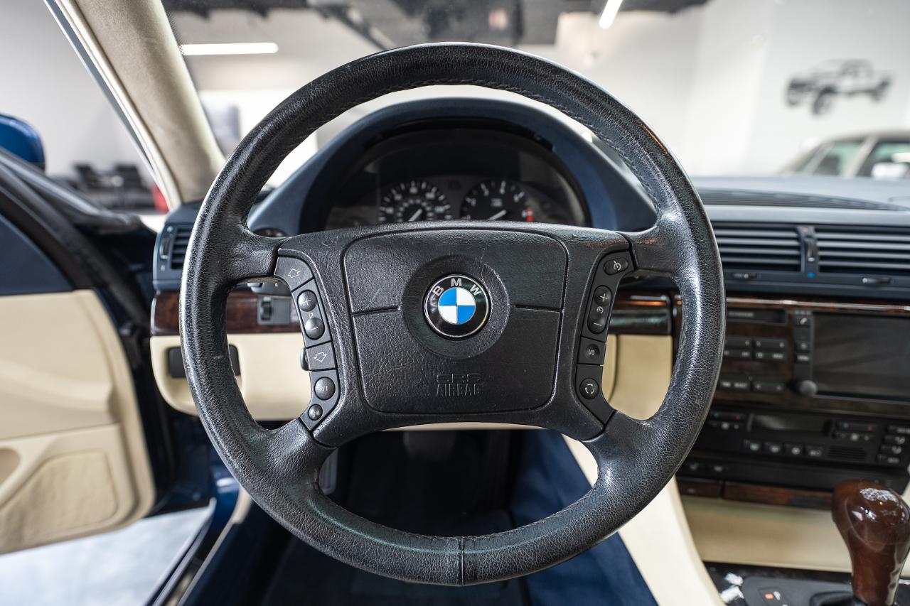BMW 7-Series 740i 2001