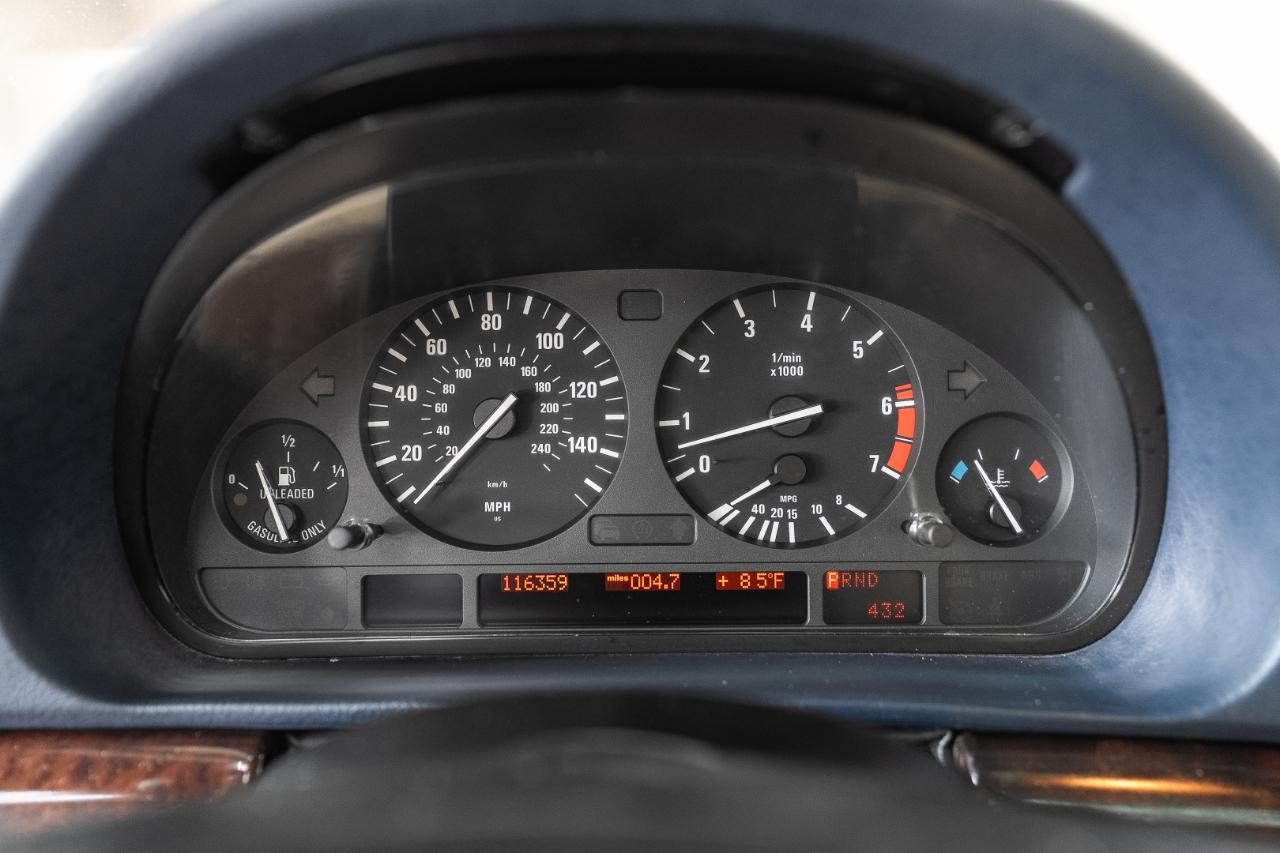 BMW 7-Series 740i 2001
