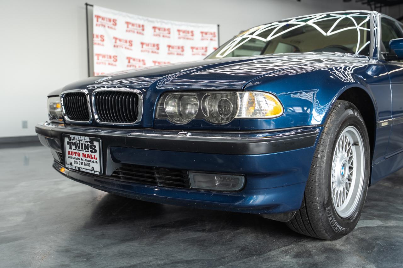 BMW 7-Series 740i 2001