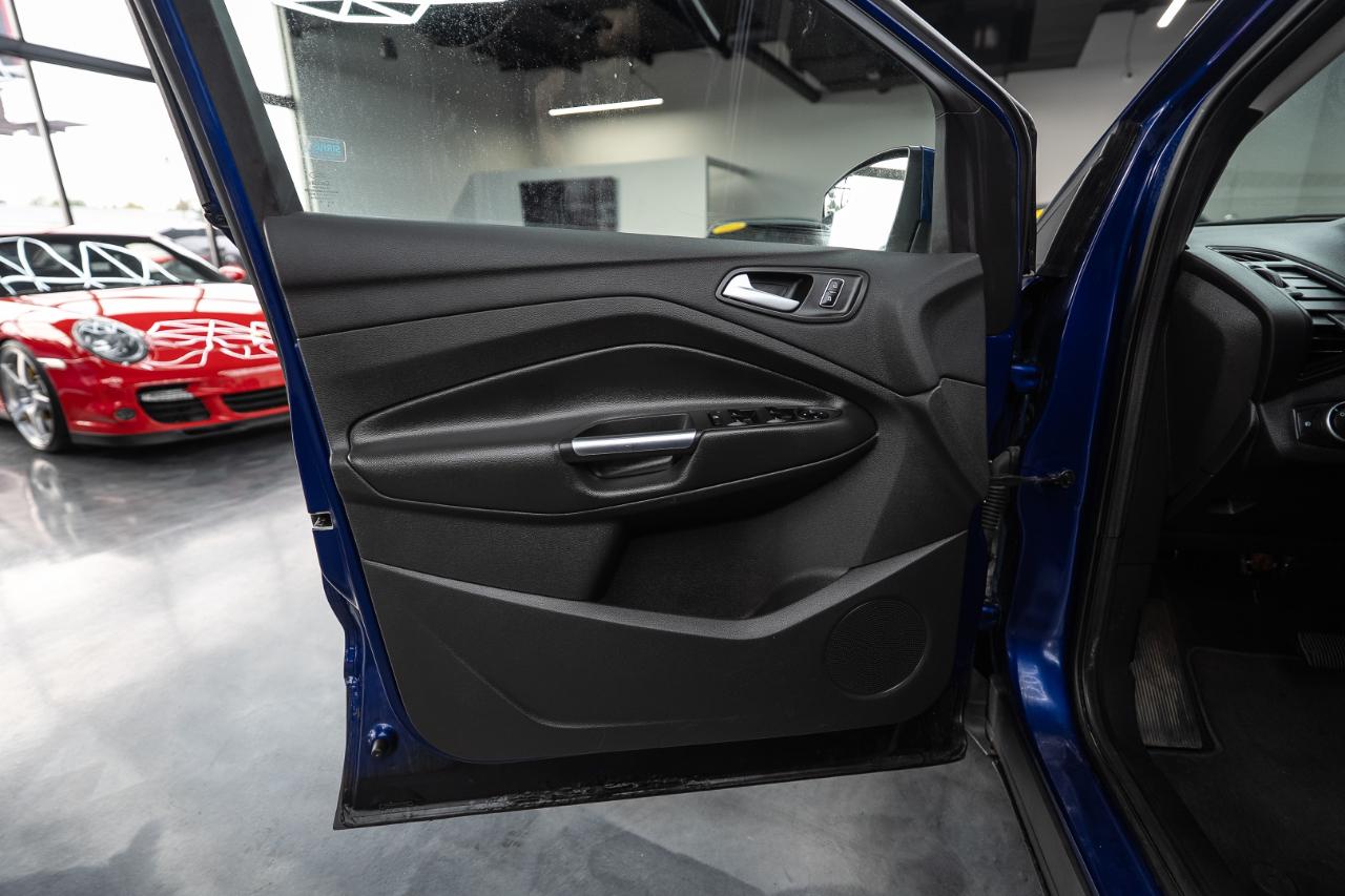 Ford Escape photo 10