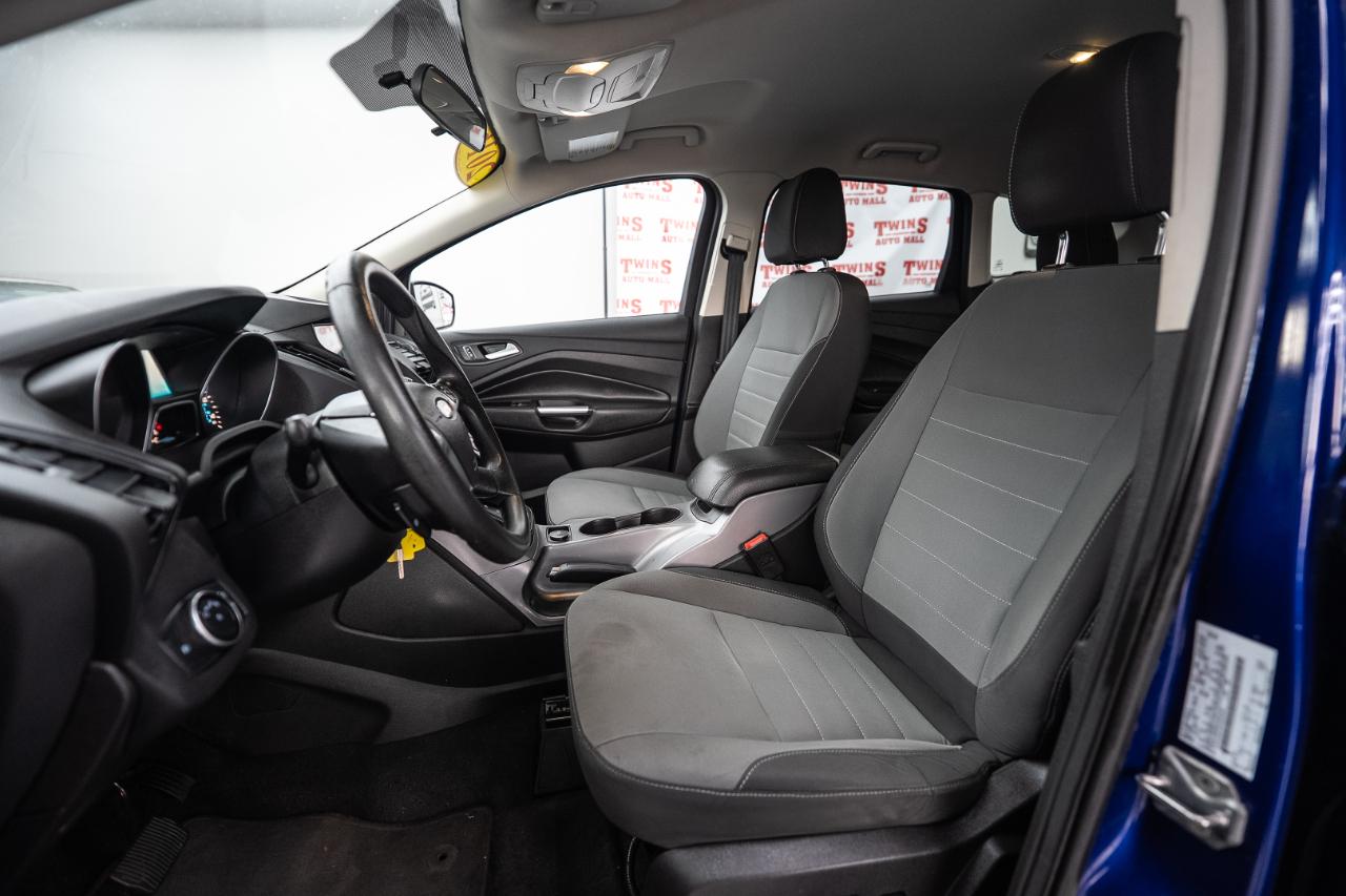 Ford Escape photo 12
