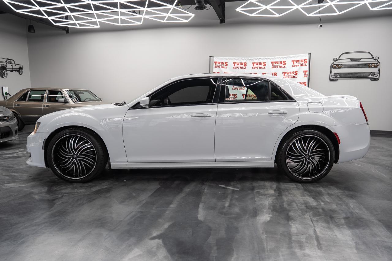 Chrysler 300 photo 3