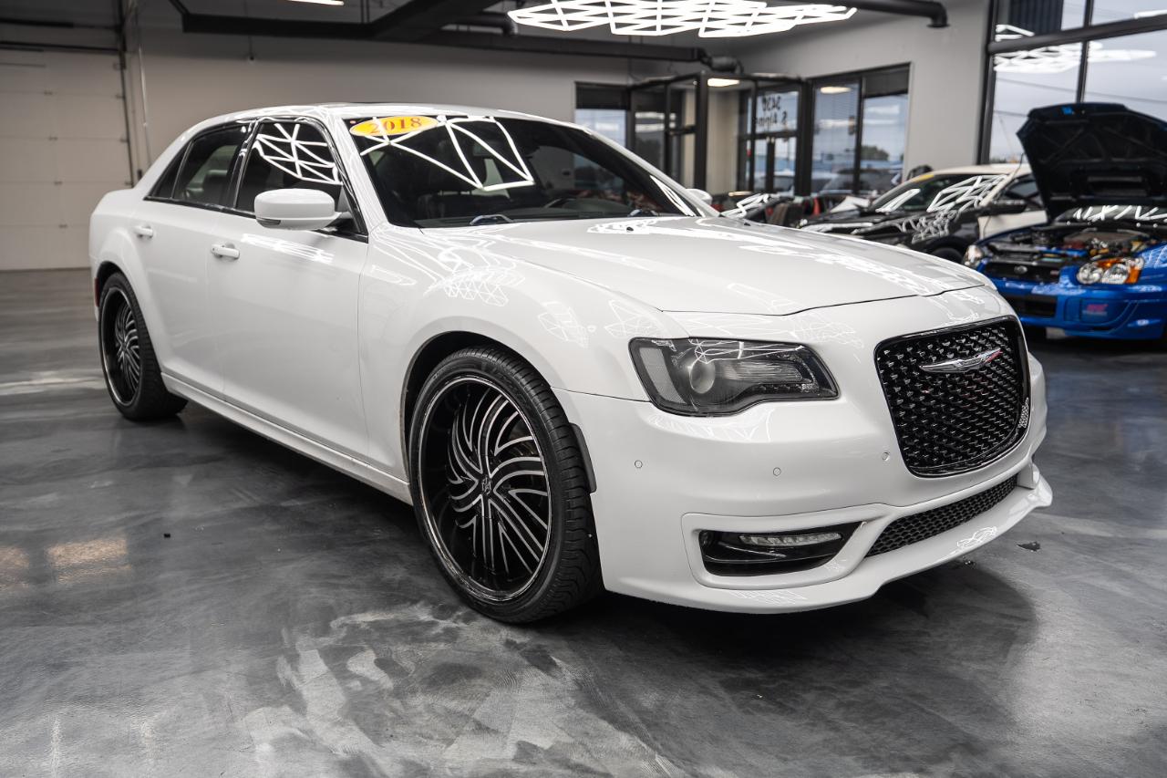 Chrysler 300 photo 8