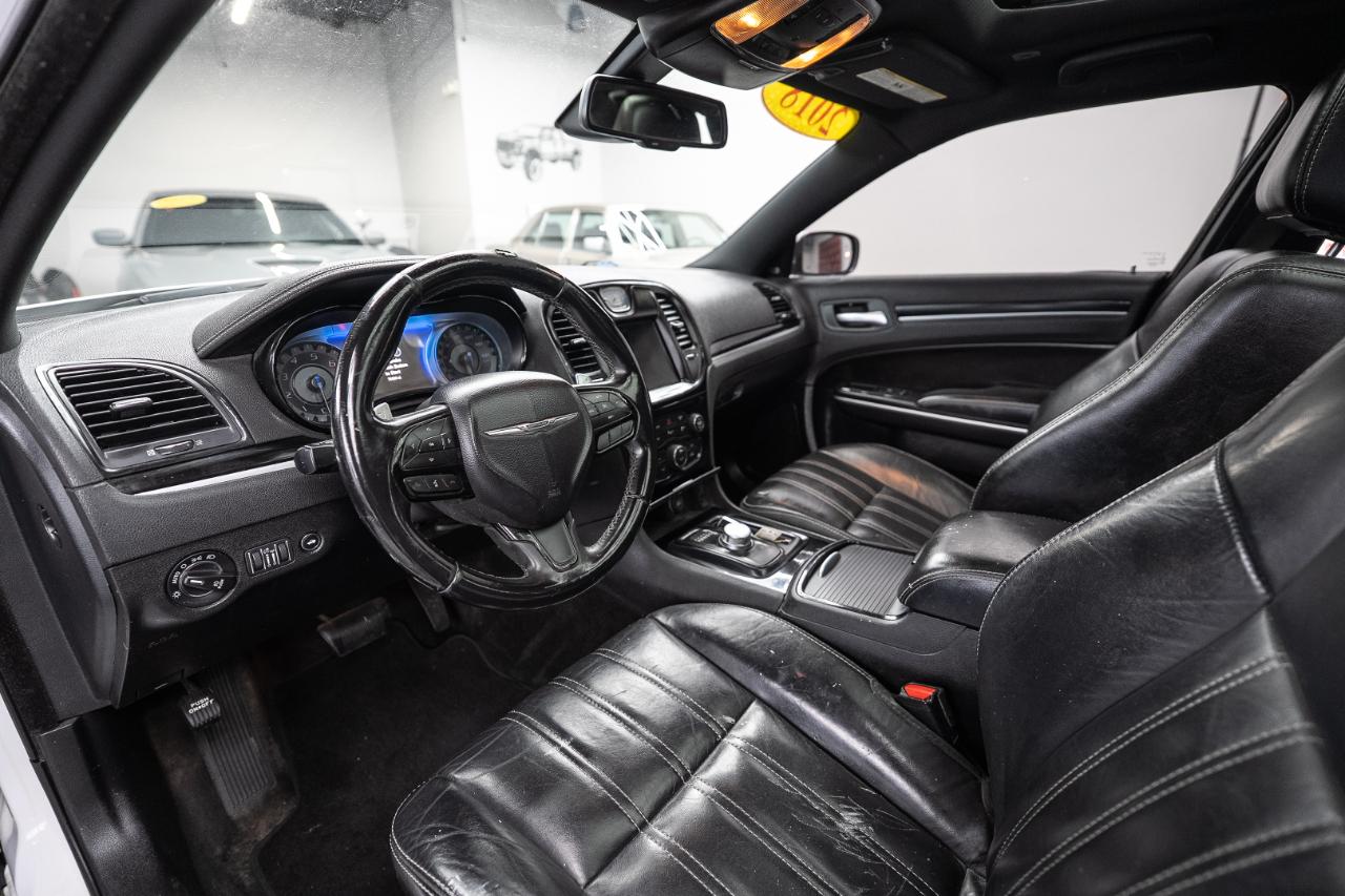 Chrysler 300 photo 11