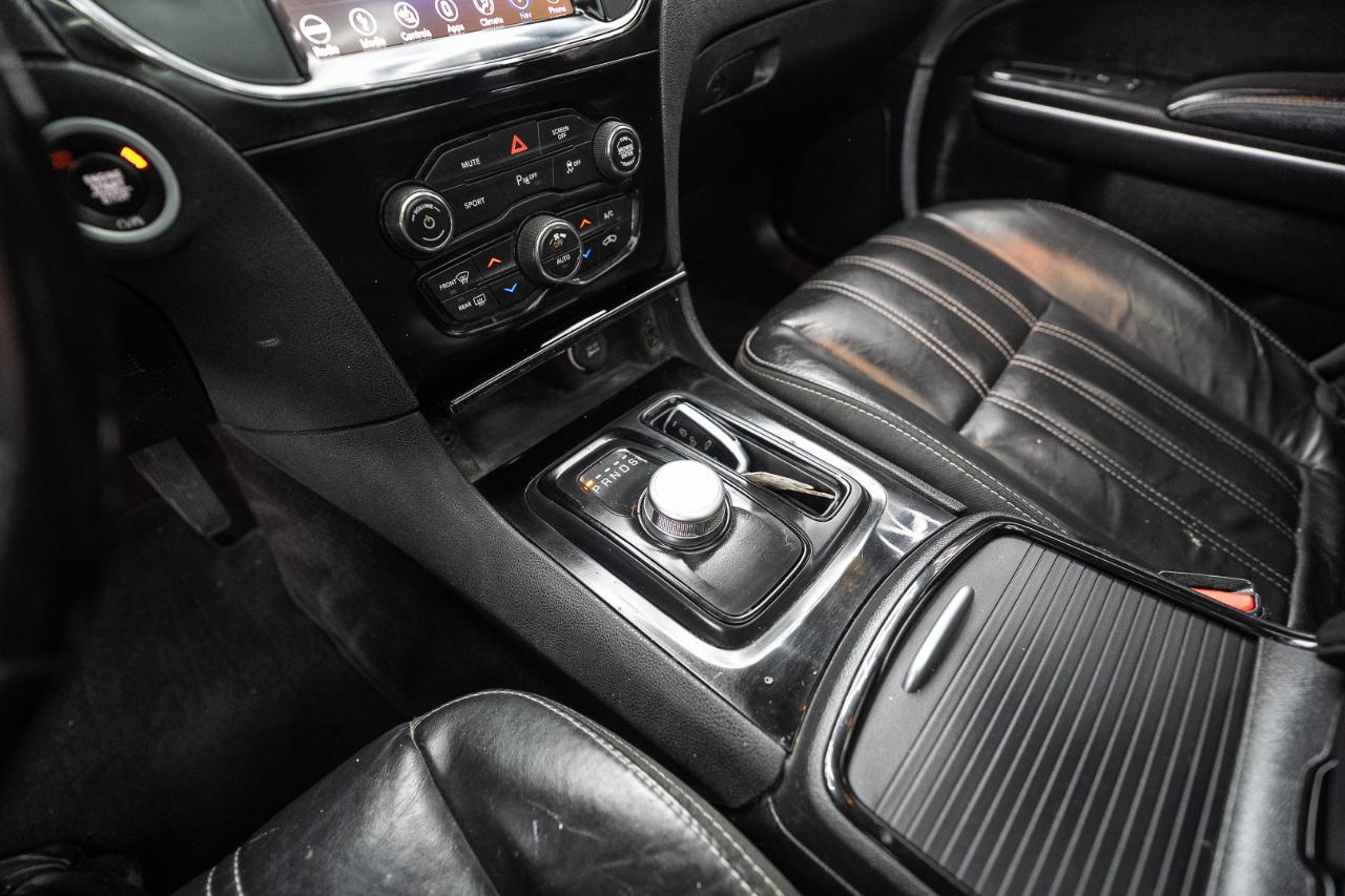 Chrysler 300 photo 17