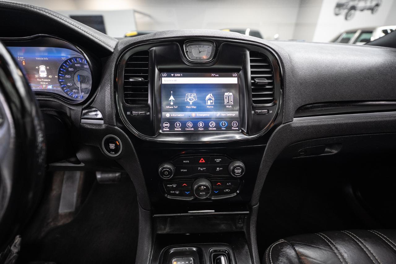 Chrysler 300 photo 18