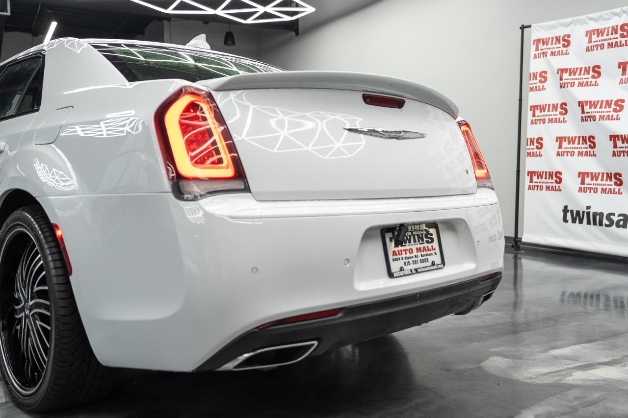 Chrysler 300 photo 25