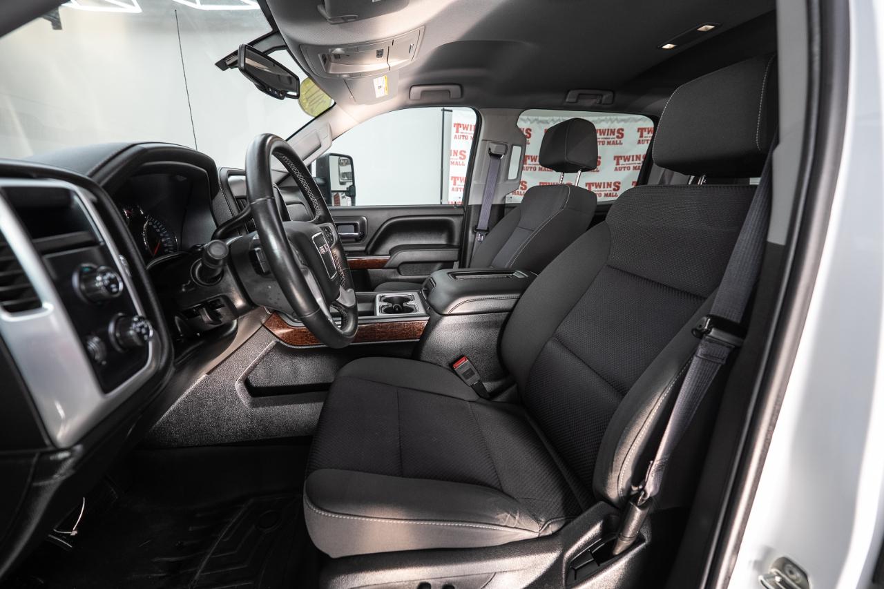 GMC Sierra photo 12