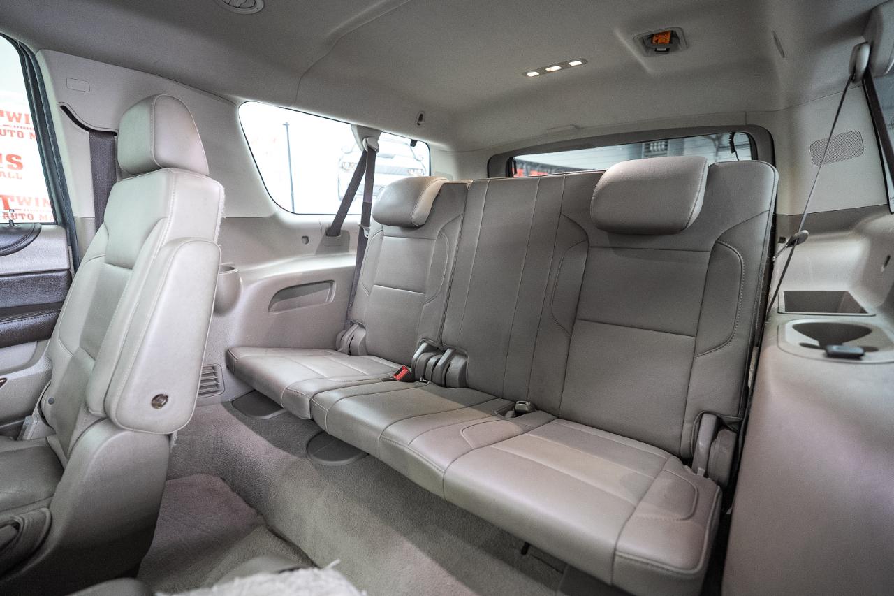 Chevrolet Suburban photo 14