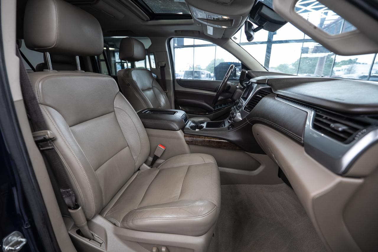 Chevrolet Suburban photo 16
