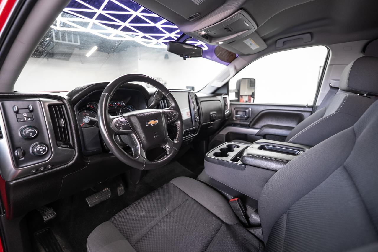 Chevrolet Silverado photo 11