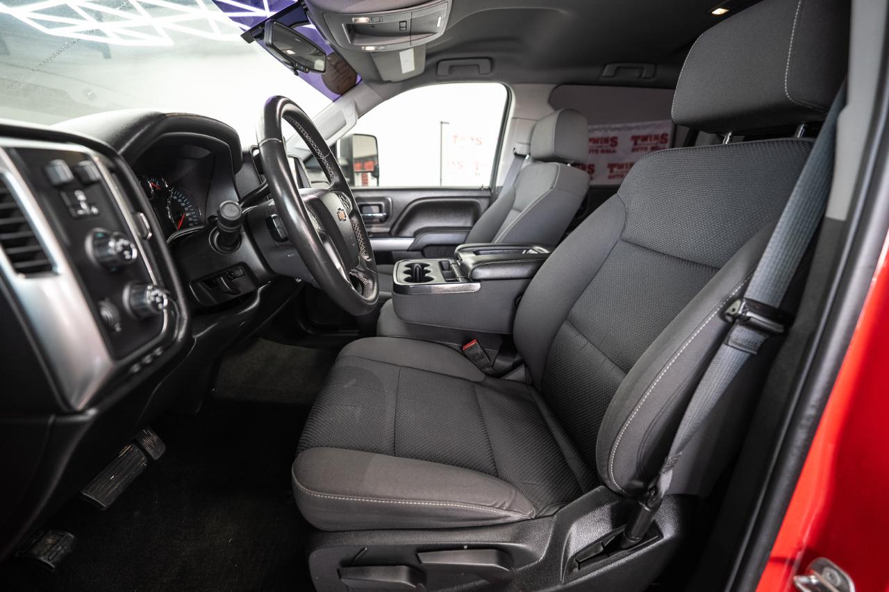 Chevrolet Silverado photo 12