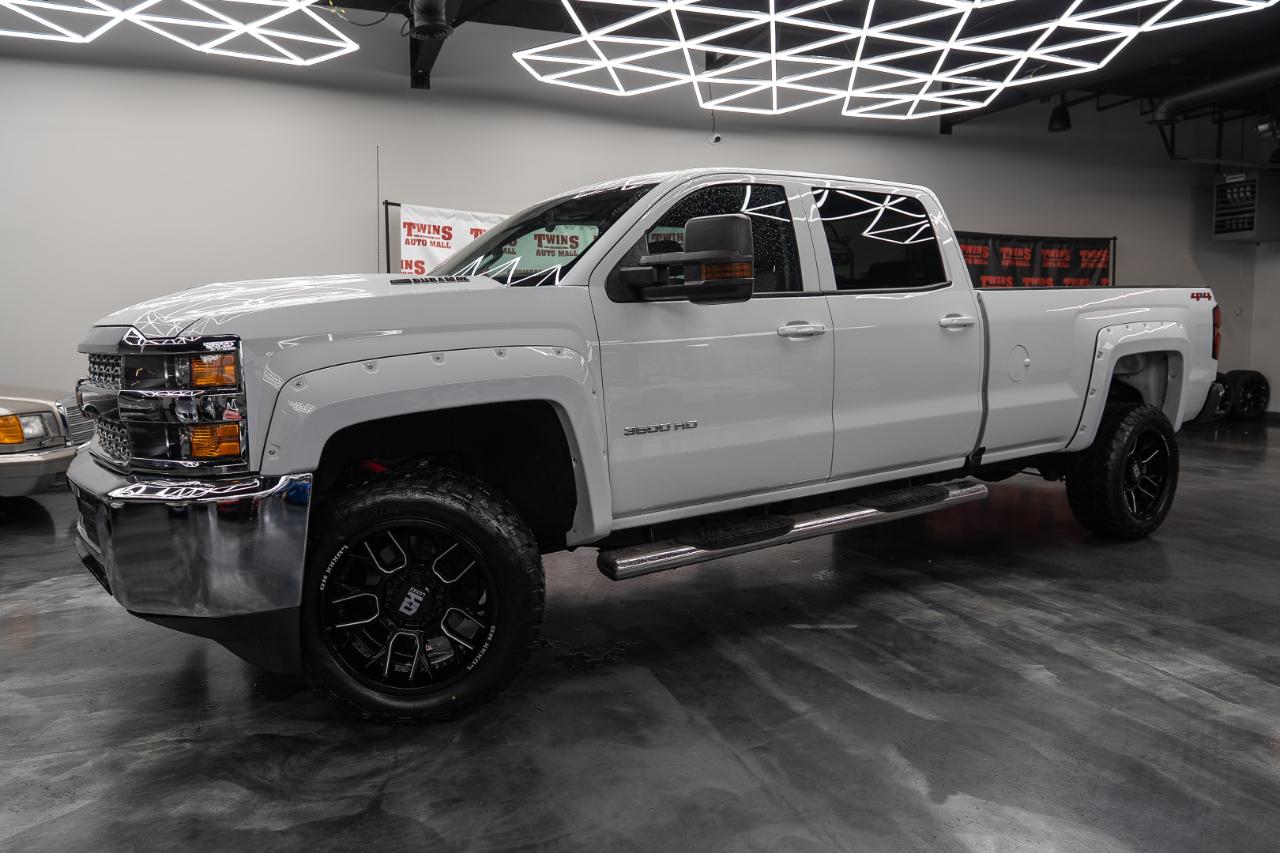 Chevrolet Silverado HD photo 2
