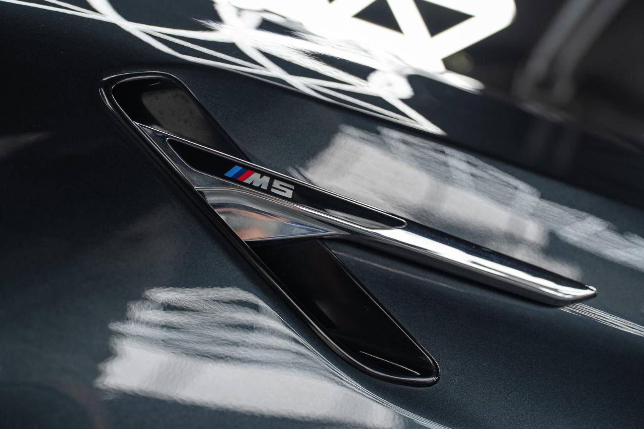 BMW M5 photo 24