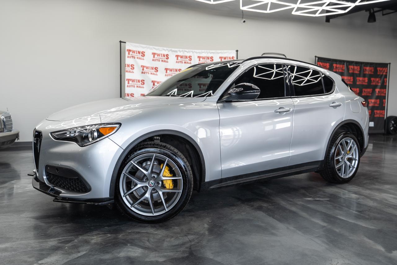 Alfa Romeo Stelvio photo 2