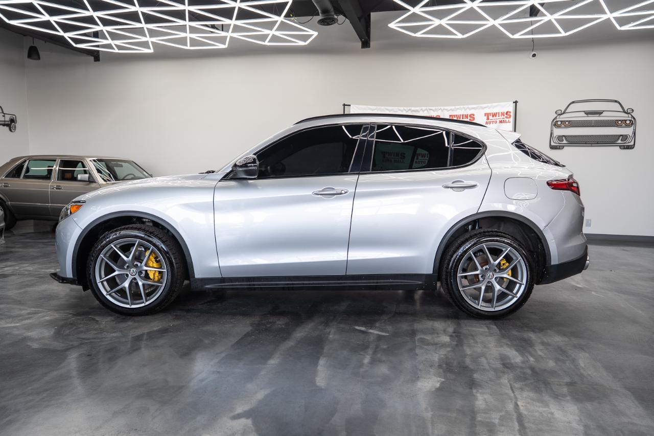 Alfa Romeo Stelvio photo 3