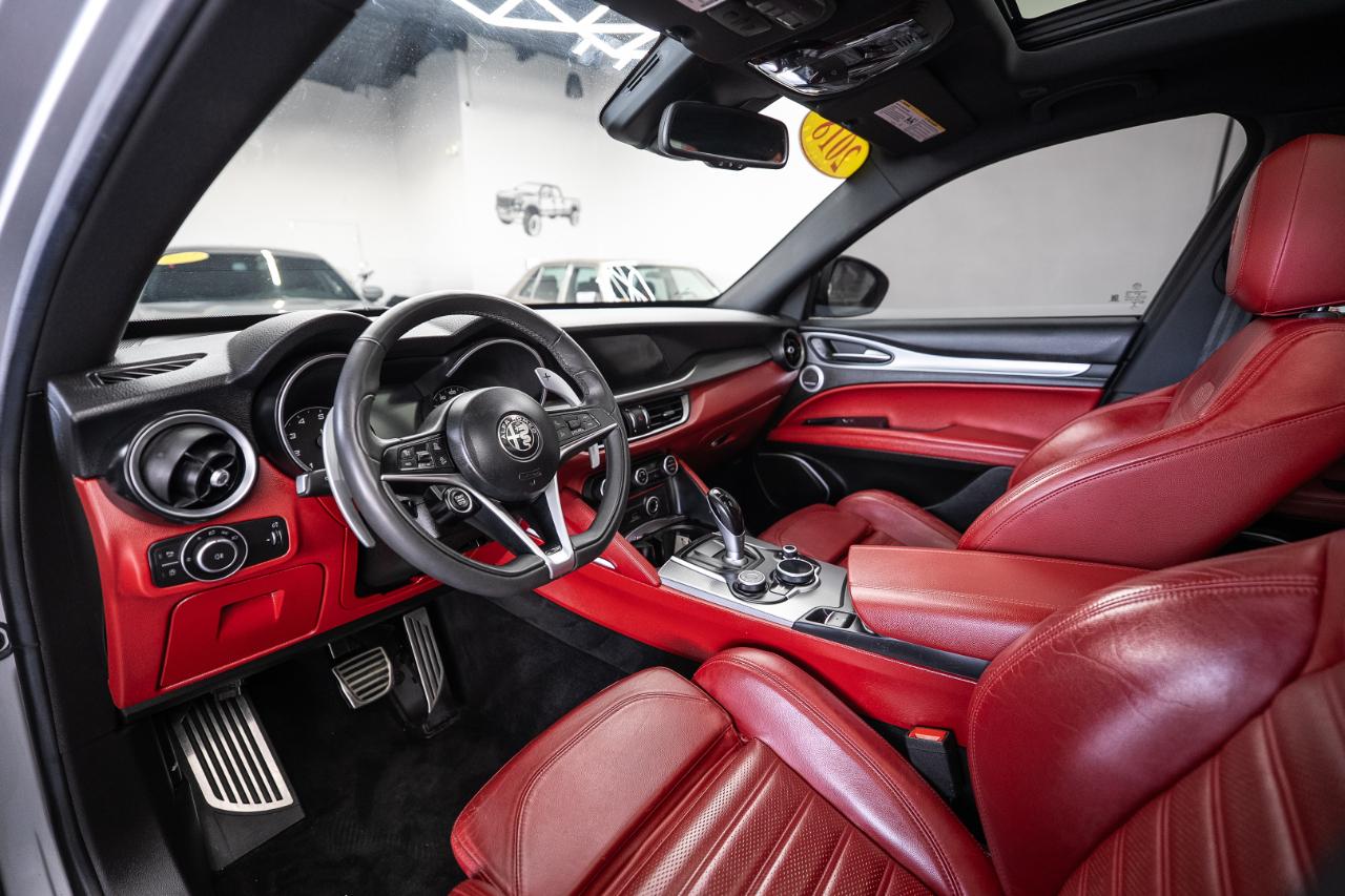 Alfa Romeo Stelvio photo 11