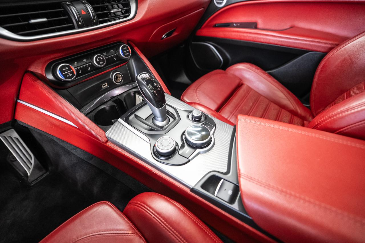 Alfa Romeo Stelvio photo 19