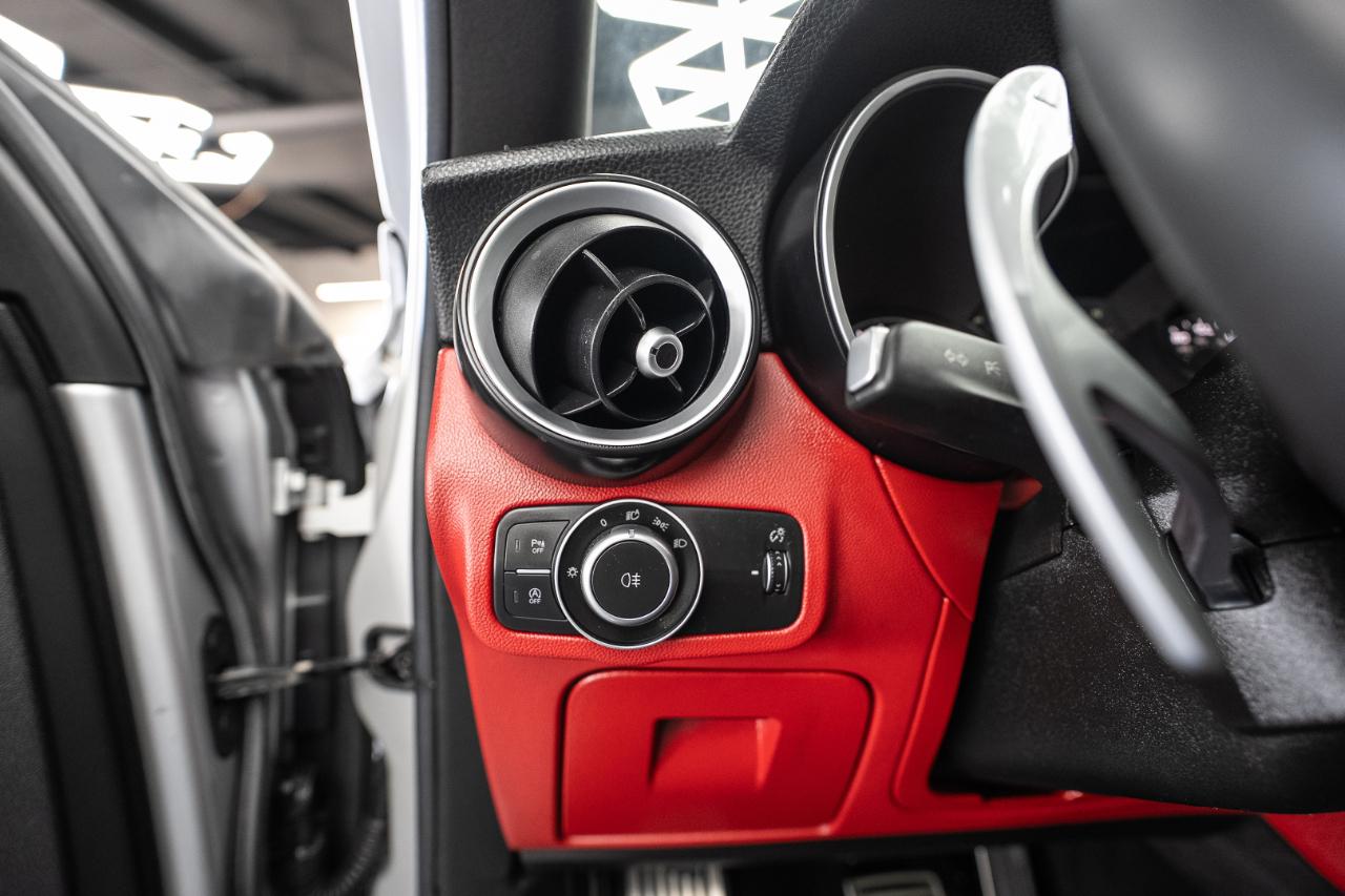 Alfa Romeo Stelvio photo 21