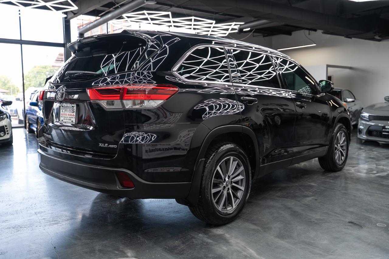 Toyota Highlander XLE AWD V6 2019