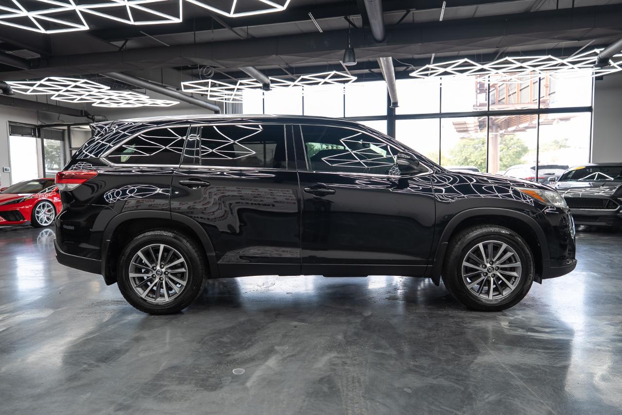 Toyota Highlander XLE AWD V6 2019