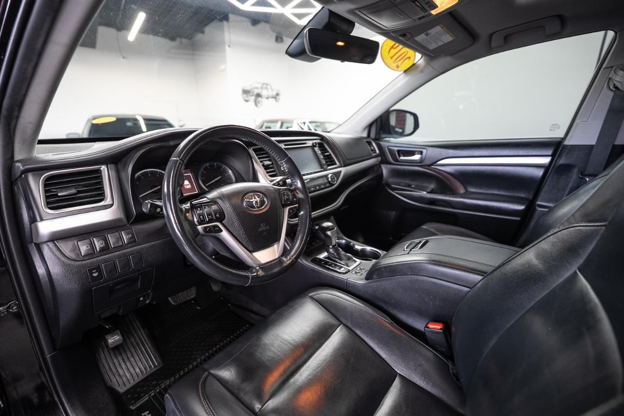 Toyota Highlander XLE AWD V6 2019