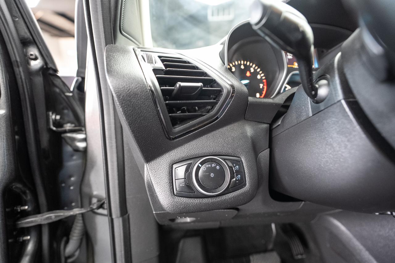 Ford Escape photo 21