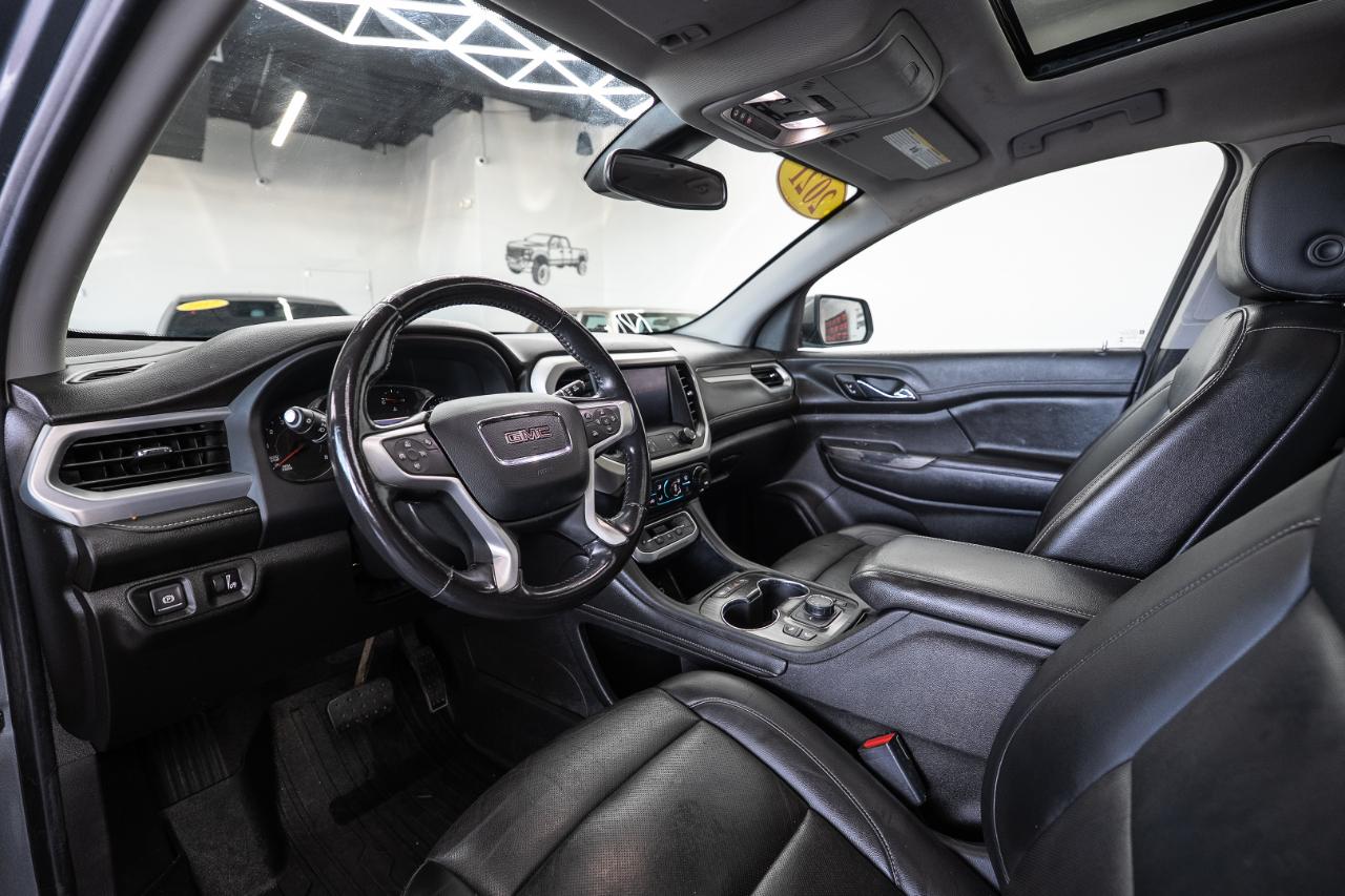GMC Acadia photo 11