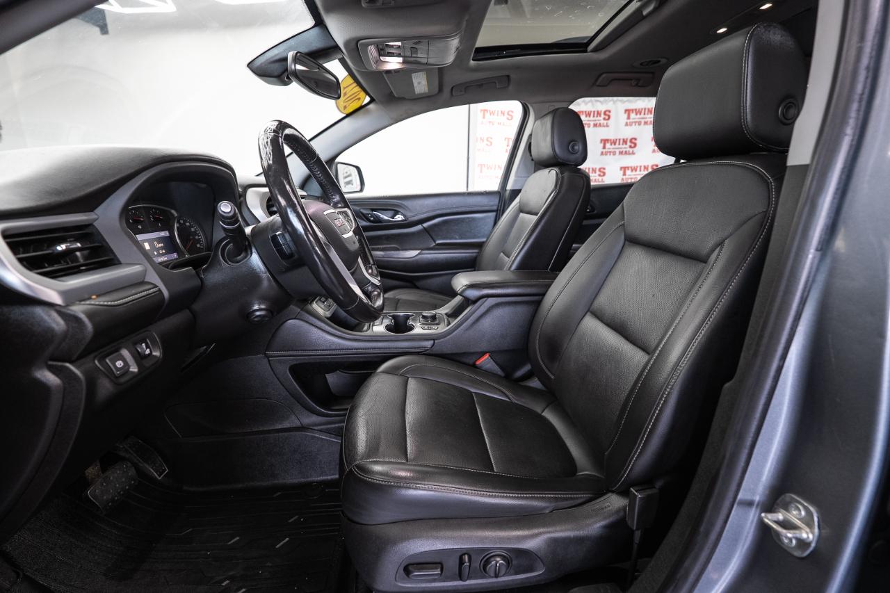GMC Acadia photo 12
