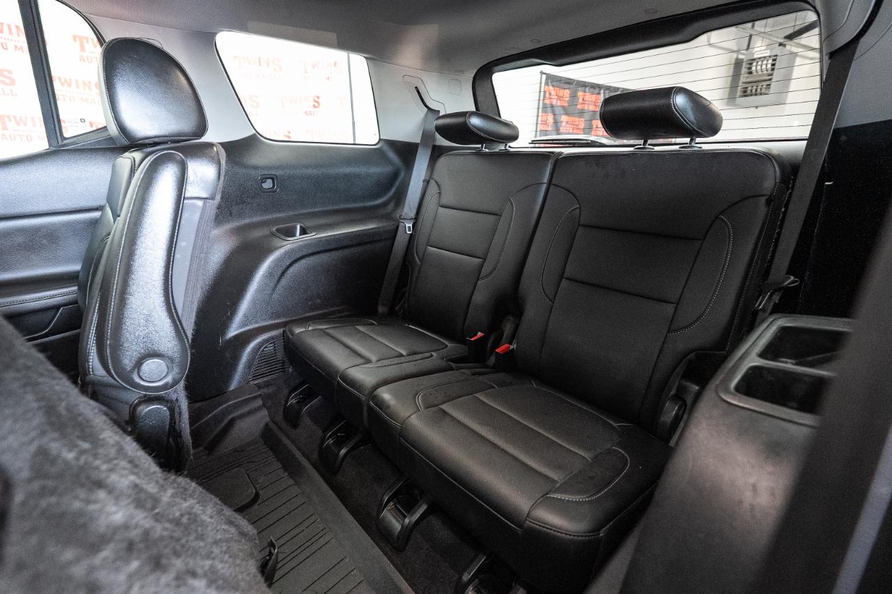 GMC Acadia photo 14