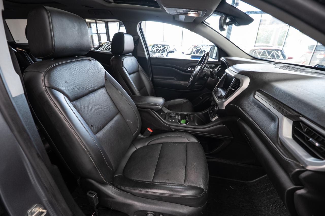 GMC Acadia photo 16