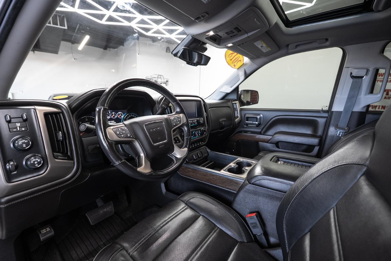 GMC Sierra photo 11