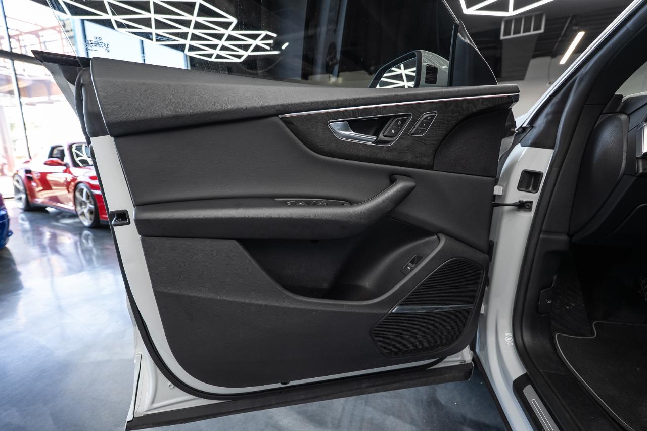 Audi Q8 photo 10