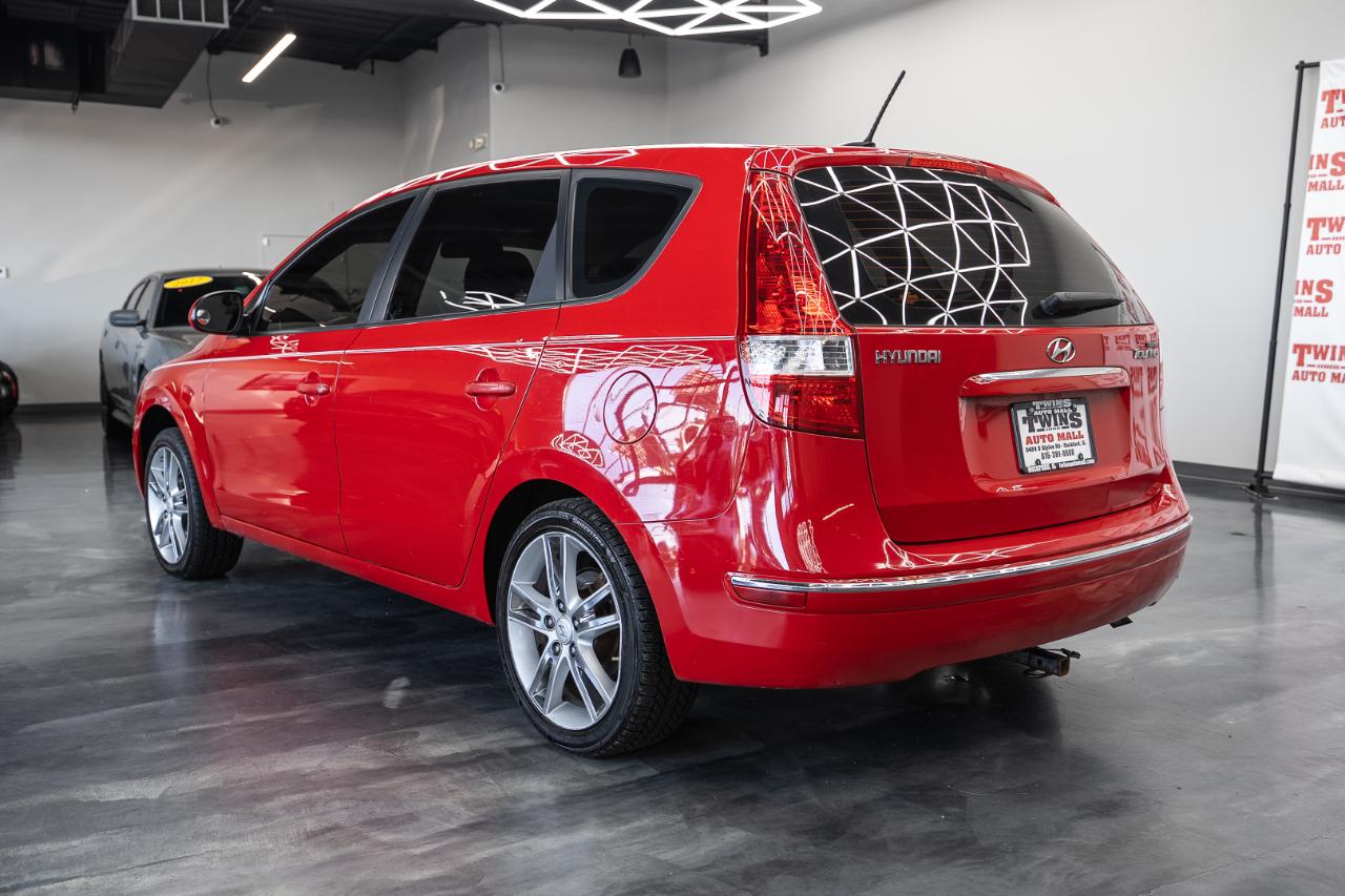 Hyundai Elantra photo 4