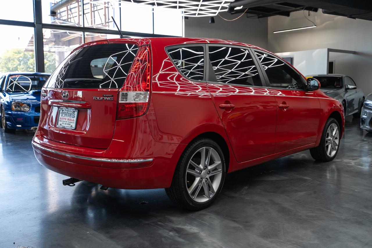 Hyundai Elantra photo 6