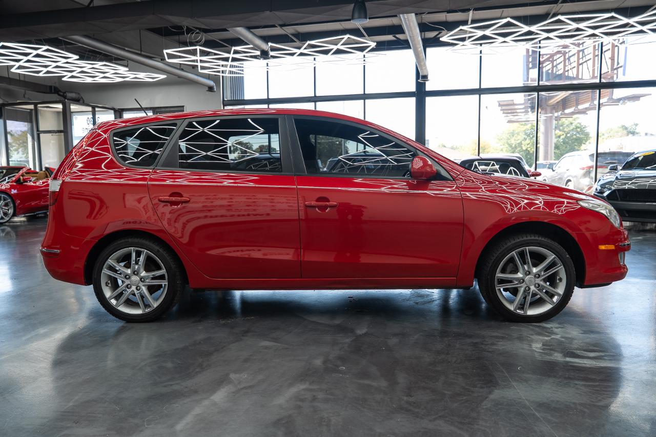 Hyundai Elantra photo 7