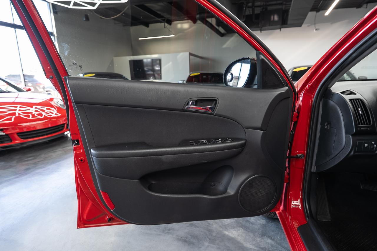 Hyundai Elantra photo 10