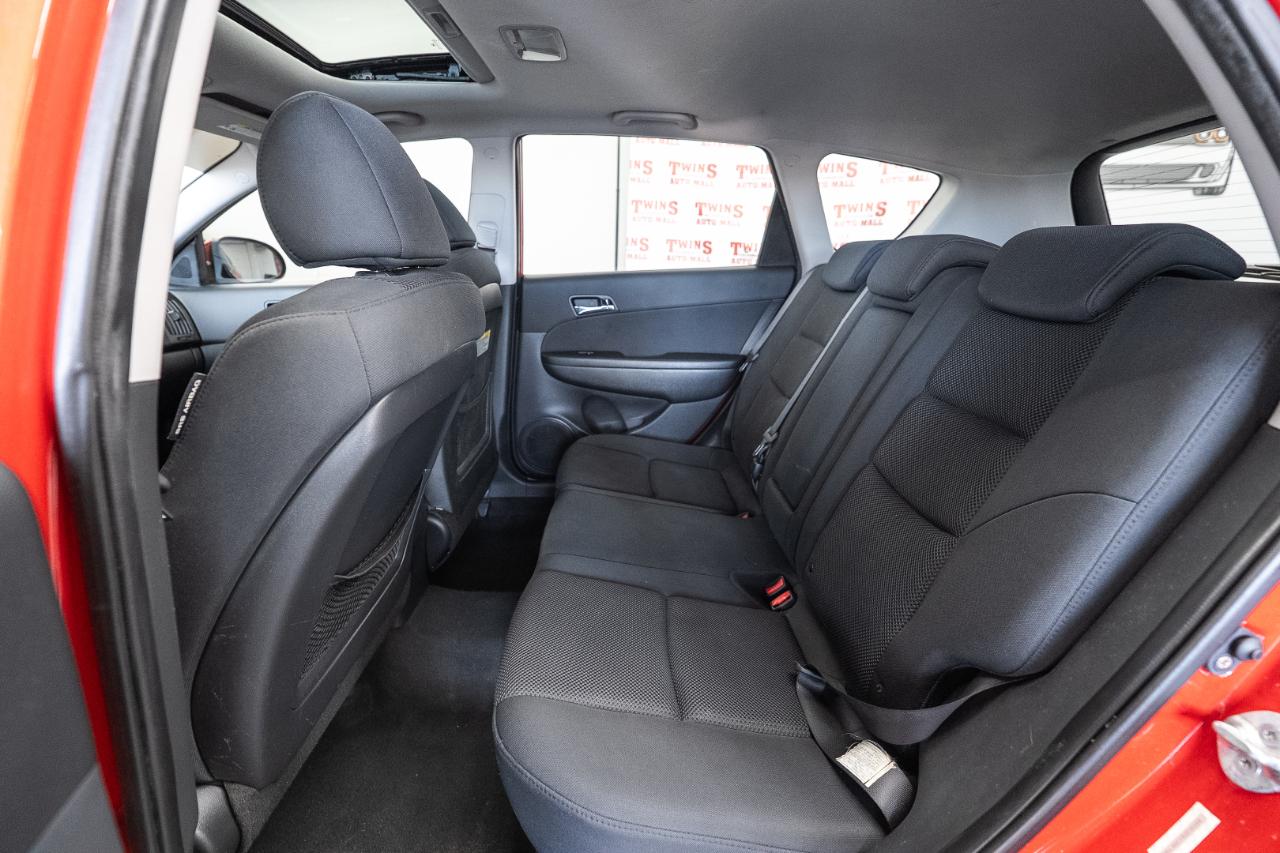 Hyundai Elantra photo 13