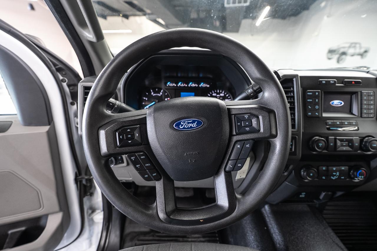 Ford F-350 Chassis Cab  2022