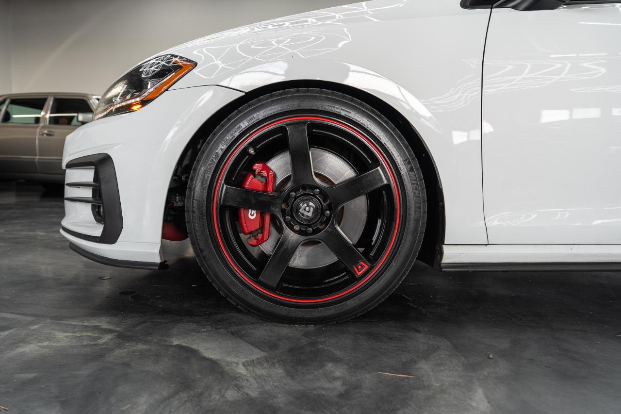 Volkswagen Golf GTI S 6M 2021