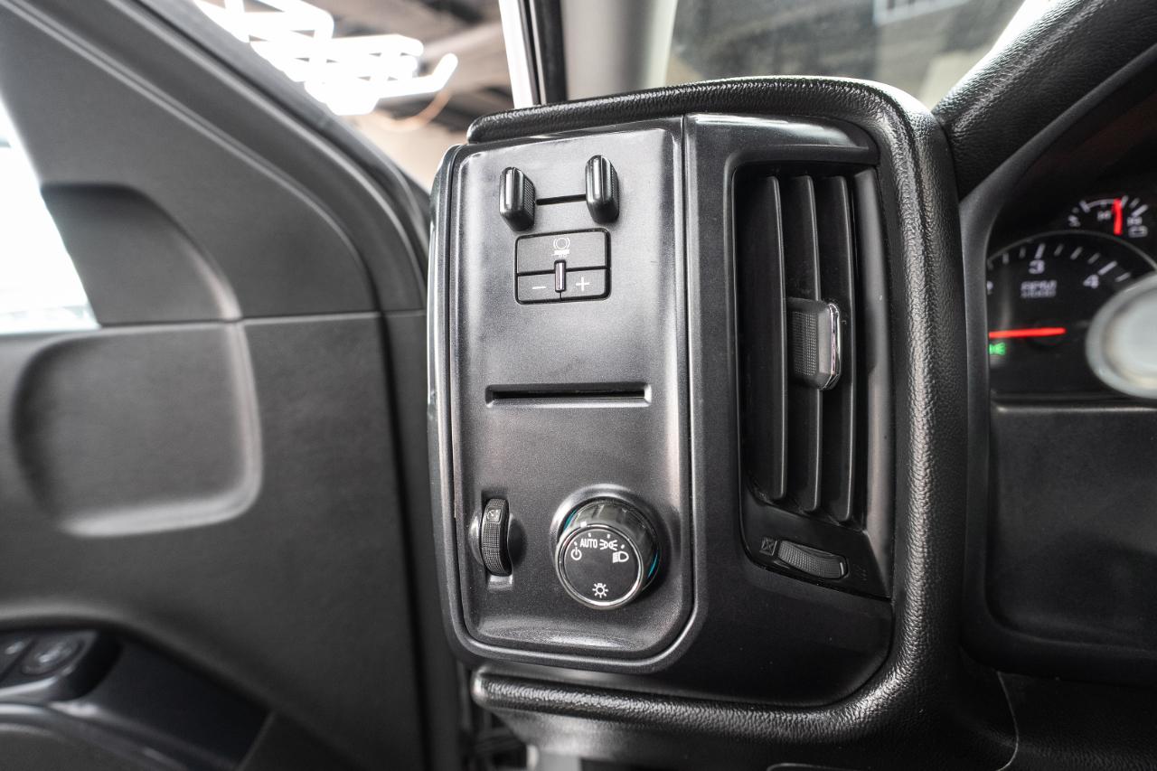 Chevrolet Silverado 1500 4WD Crew Cab 147" Custom 2018
