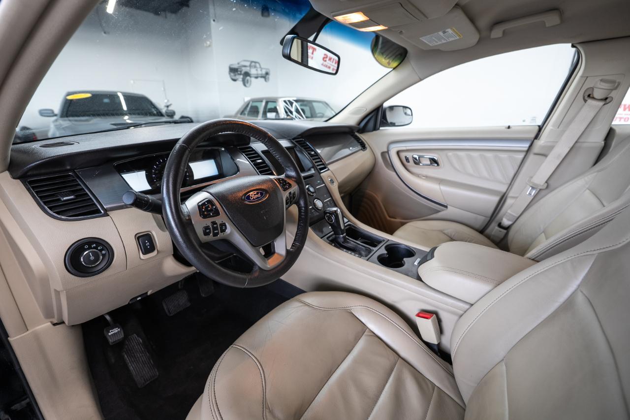 Ford Taurus SEL FWD 2018